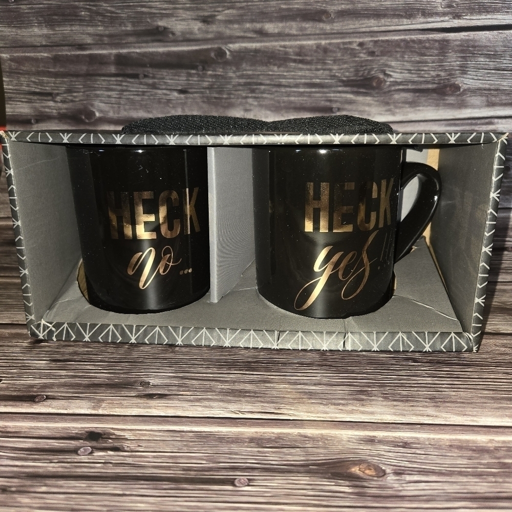 10 Strawberry Street Coffee Mugs Set of Two NIOP